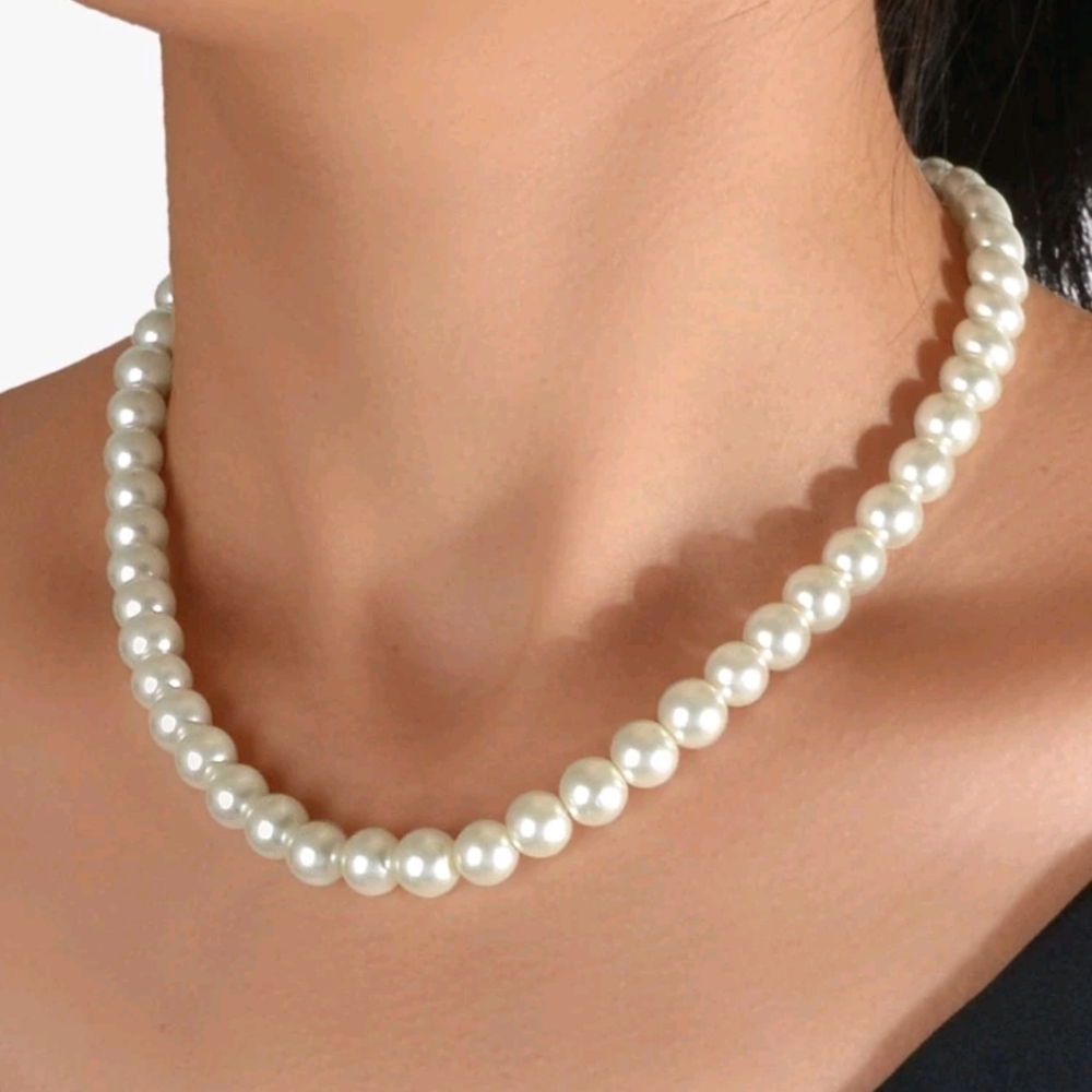 Cute Pearl Necklace - Picture 1 of 4